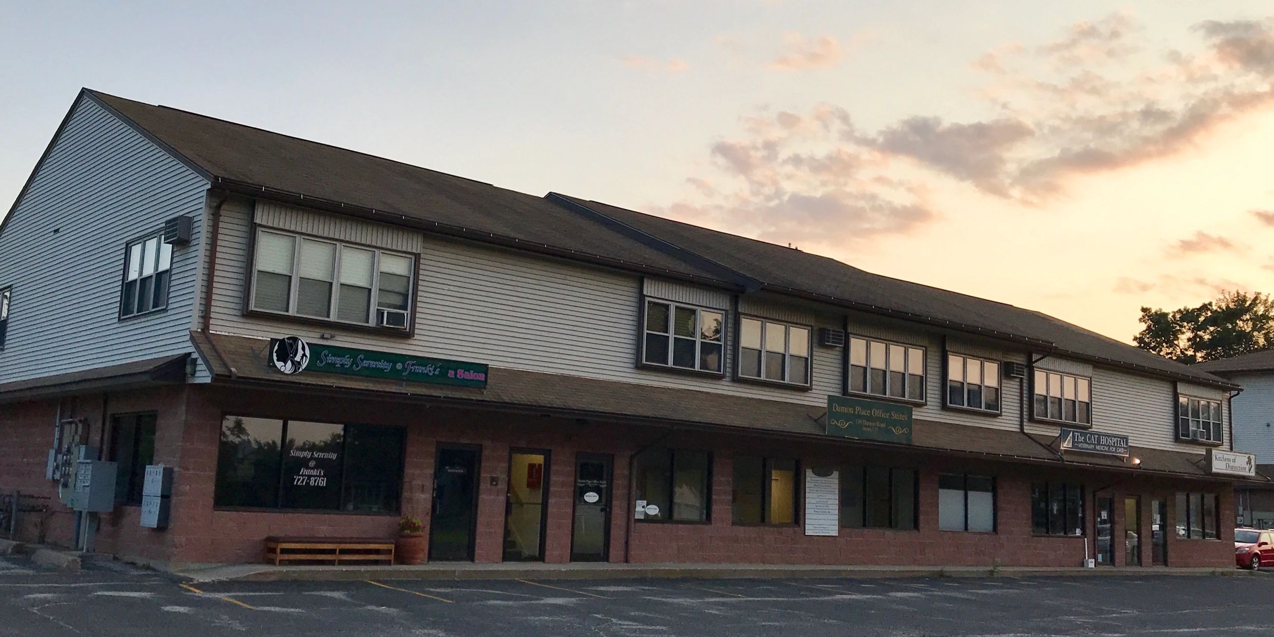 Exterior view of 139 Damon Road, Northampton, MA